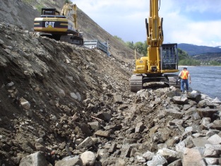 Construction of Section 1 toe apron, spring 2006