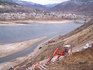 Brush layer planting with Spyder Hoe in Unit 3, spring 2007